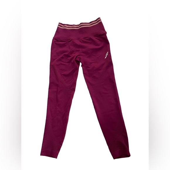 DoYouEven Scrunch Bum Leggings in Maroon (Medium) - Picture 1 of 8